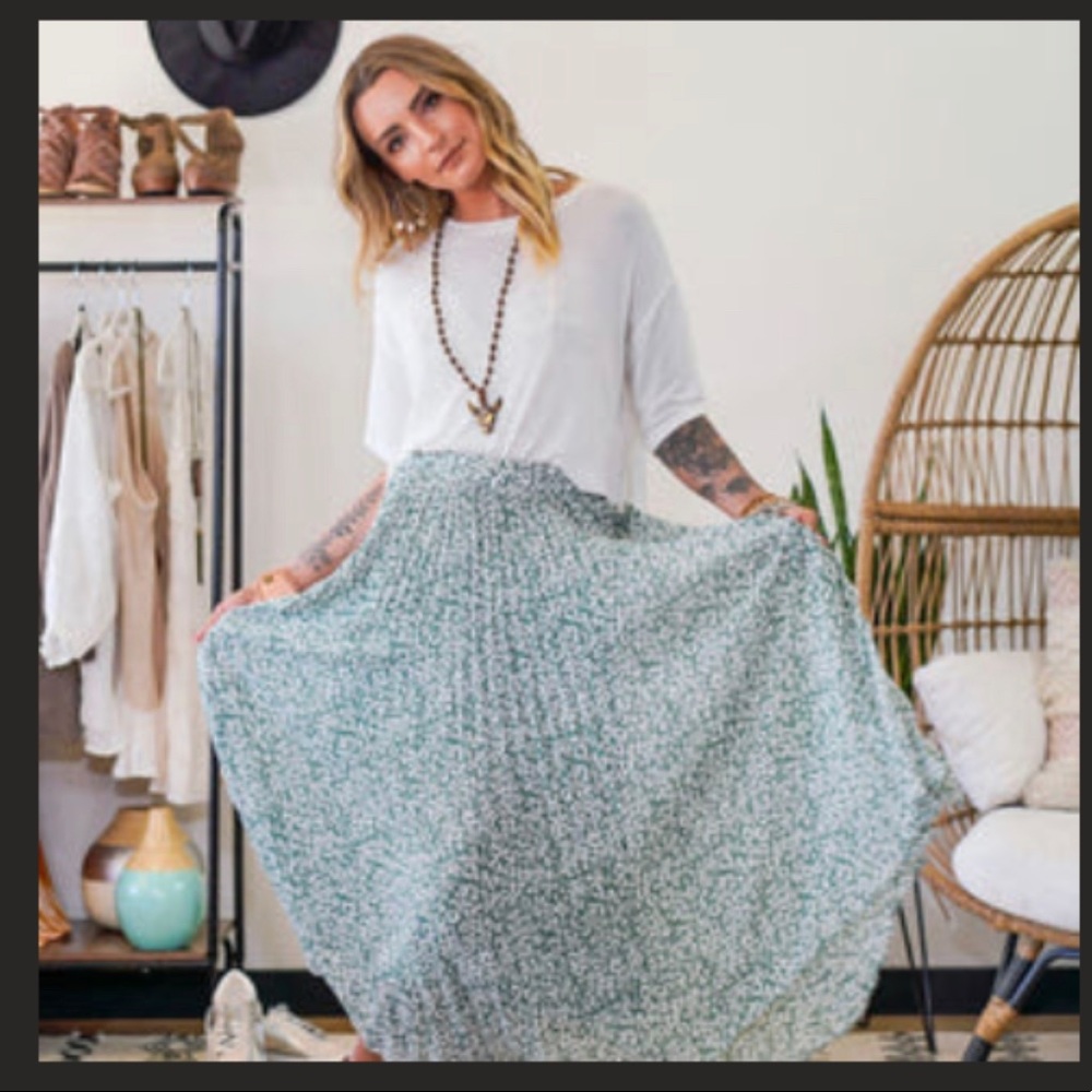 Green maxi skirt